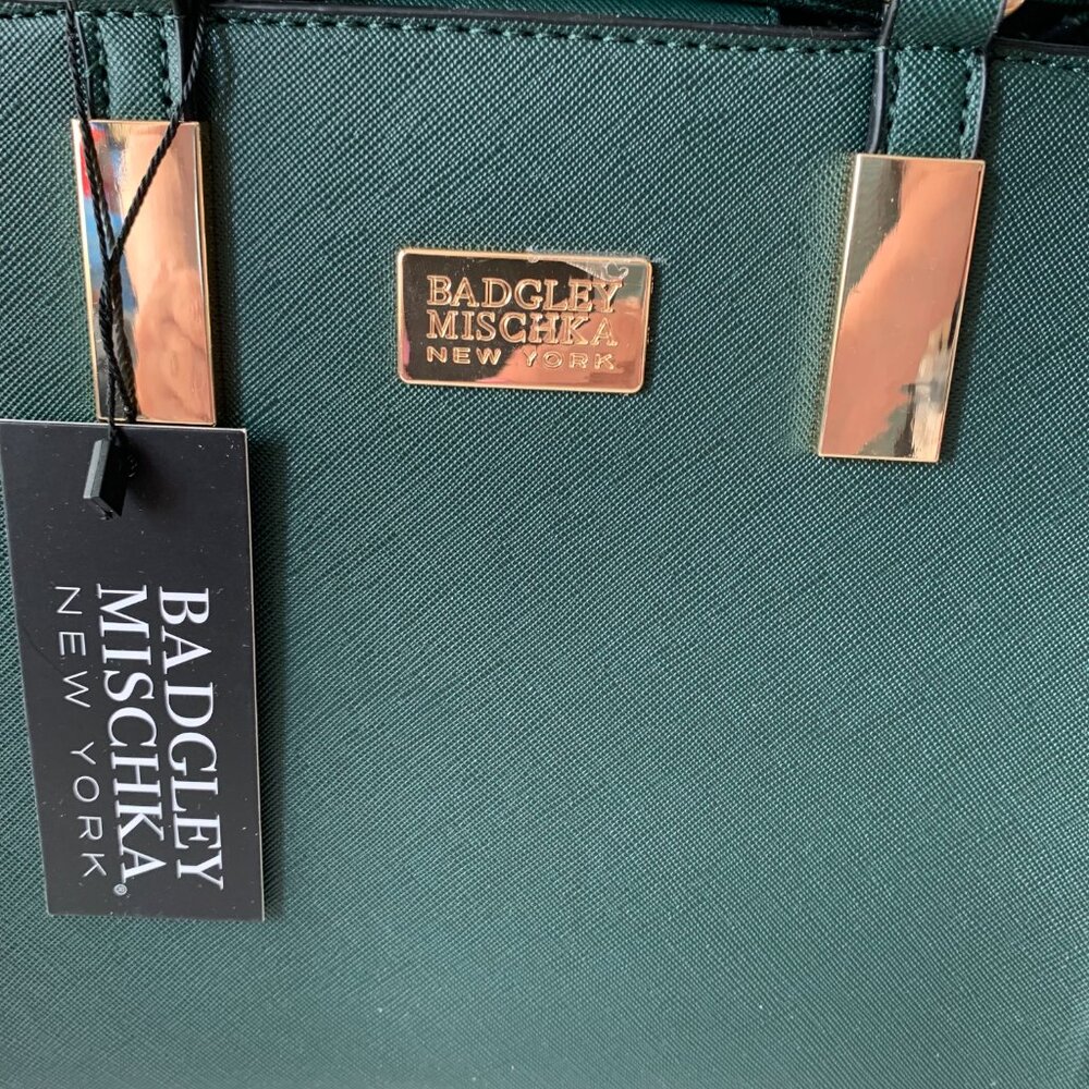Badgley Mischka Green crossbody purse NWT - Picture 3 of 11